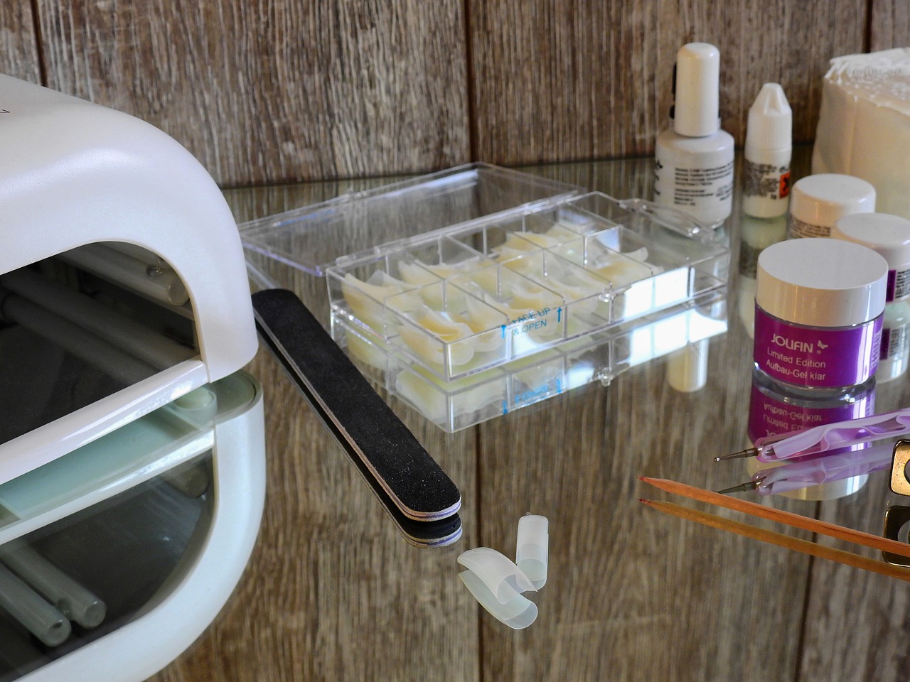 Learn the Latest Nail Art Trends from the Comfort of Your Home